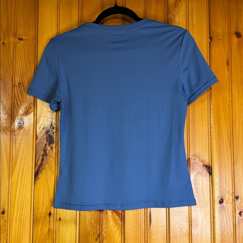 Classic Women's Light Blue Top - Picture 6 of 6